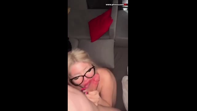 Hellodespina Yeni İfşa — Sarışın Gozluklu Arkadan