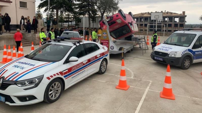 Öğrencilere trafik eğitimi