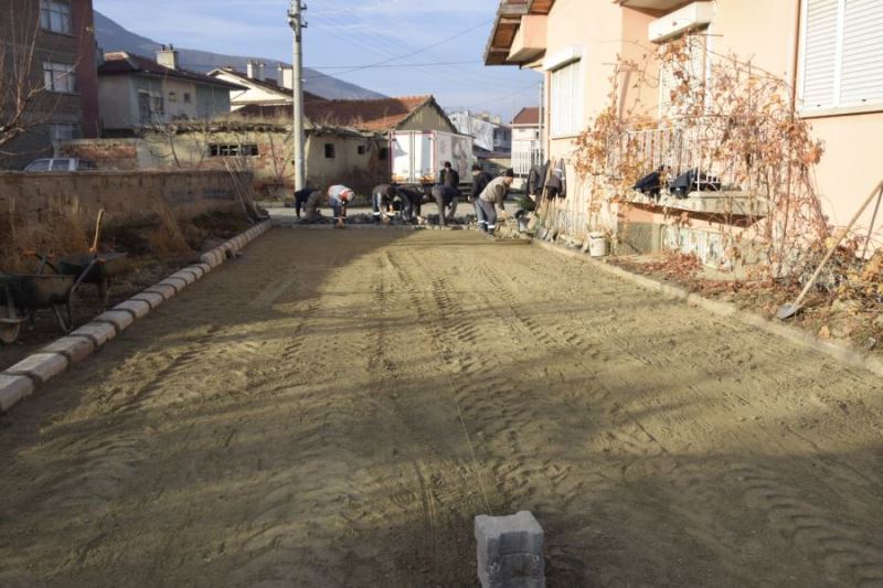 Çay yol çalışmaları devam ediyor