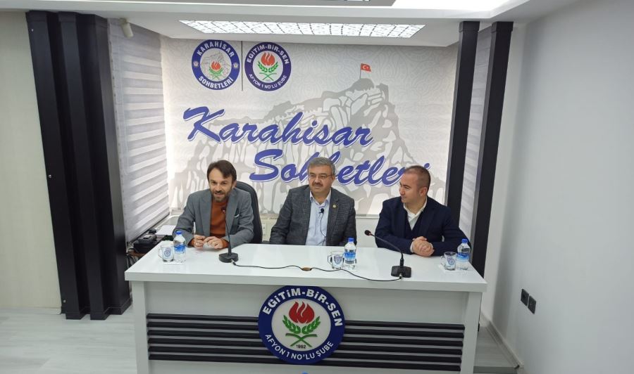 Karahisar Sohbetleri’ne Yurdunuseven ve Uluçay katıldı