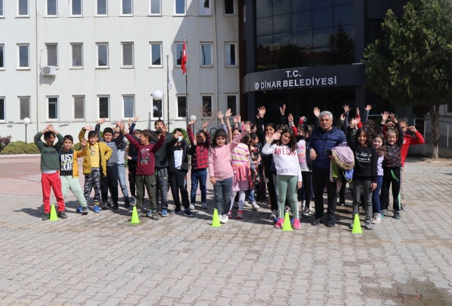 Dinar 1. Çocuk Festivali’ne yoğun katılım