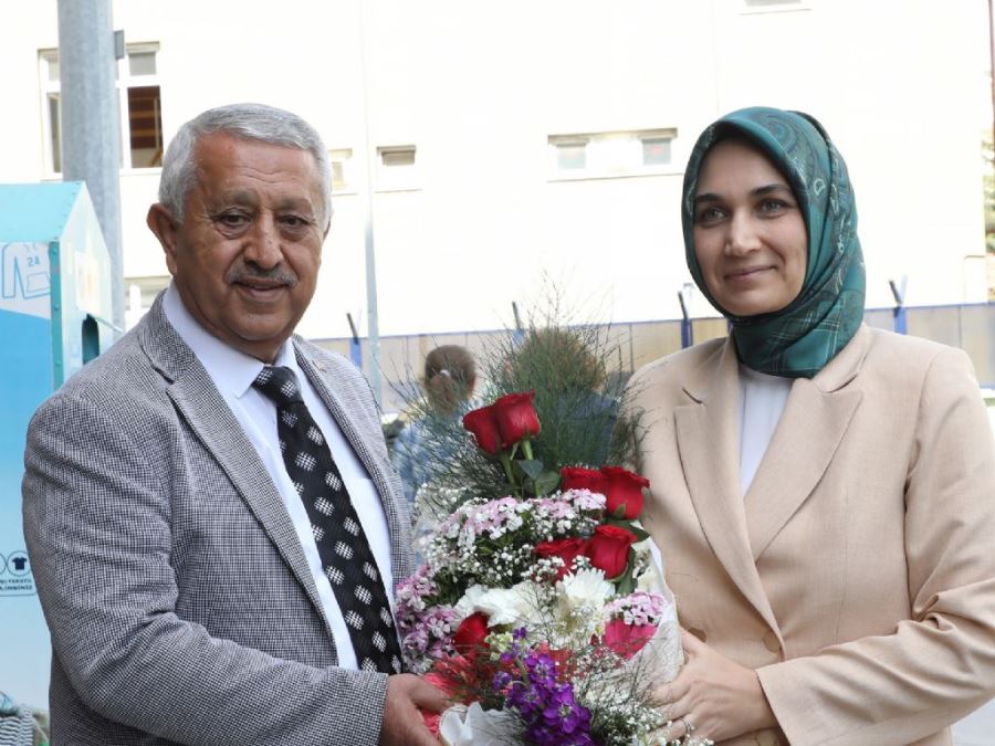 Vali Yiğitbaşı’dan Belediye Başkanı Zeybek’e ziyaret