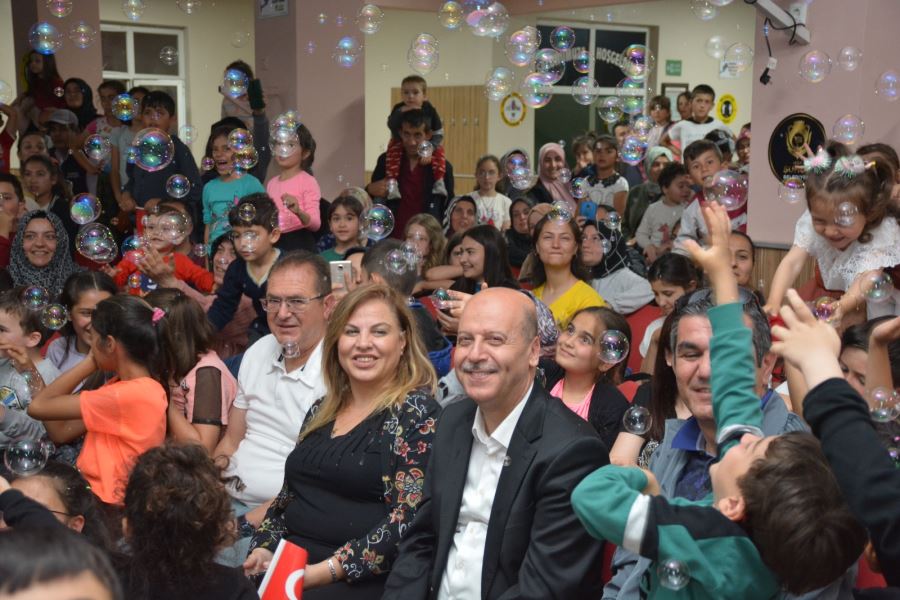 Başkan Bozkurt’tan çocuklara festival