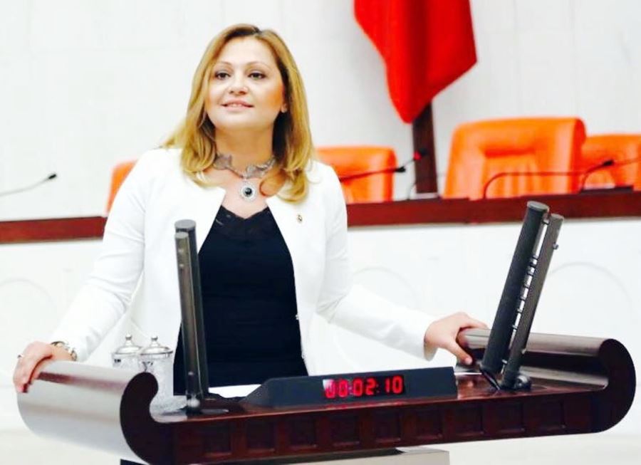 Burcu Köksal: “2019 yılında kurası çekilen TOKİ’ler hala yapılmadı?”