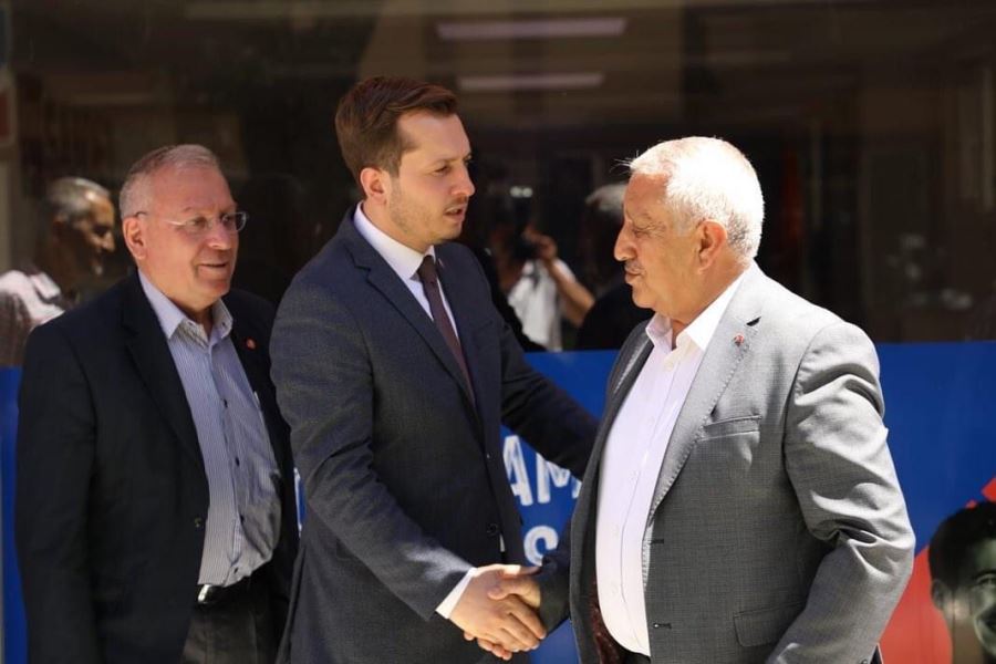 Başkan Zeybek’ten Saadet Partisi İl Başkanı Karataş’a ziyaret