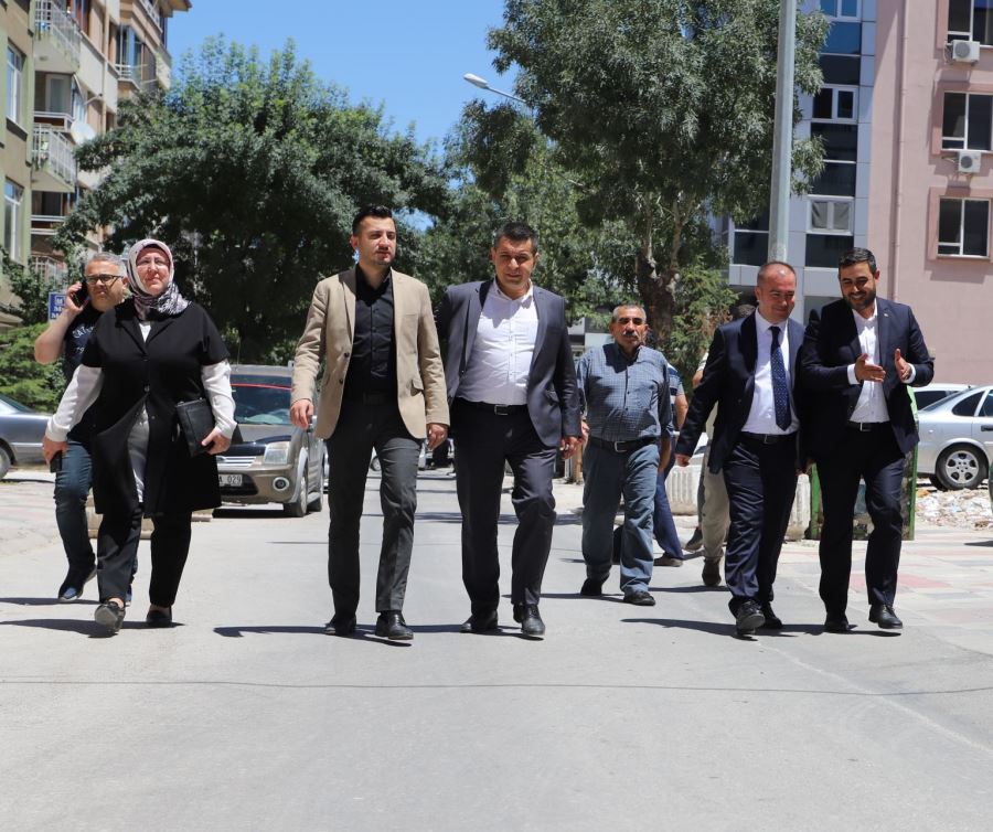 Ak Parti’den esnaf ziyareti