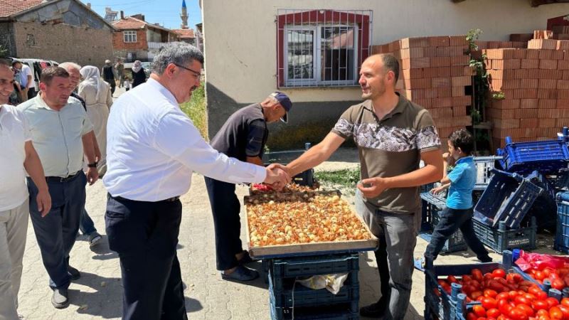 Özkaya, vatandaşların ve çiftçilerin yanında olduğunu vurguladı