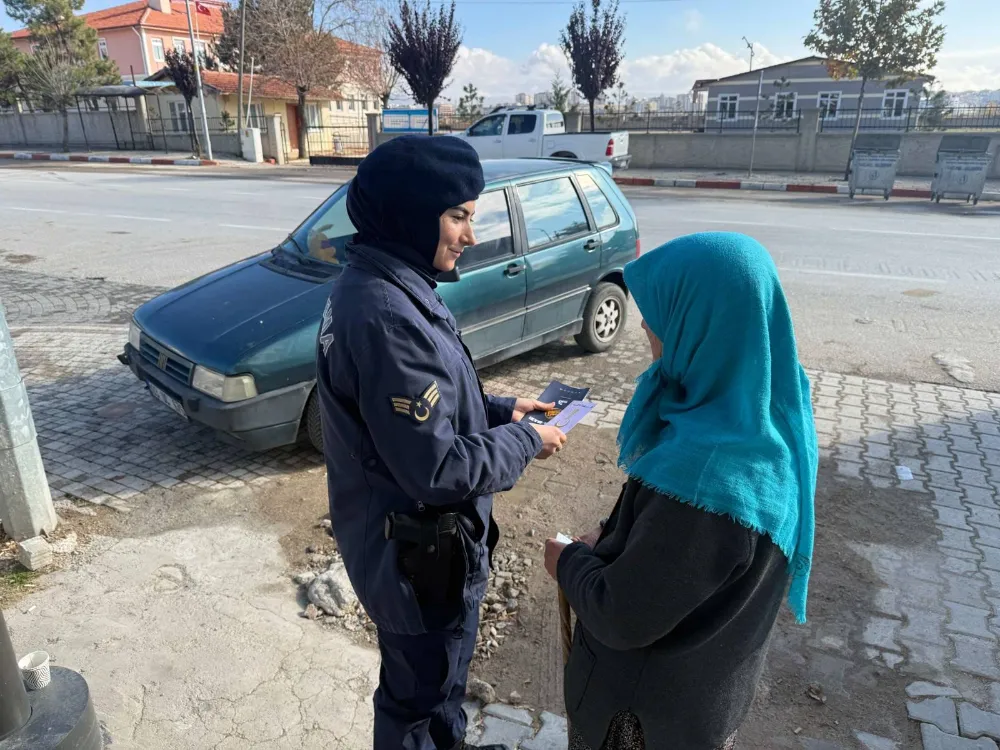 Afyonkarahisar Jandarmasından Kadına Şiddetle Mücadelede KADES Eğitimi