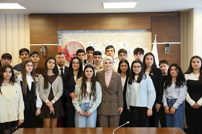 Karabağ Şehitlerinin Çocukları Bakanlıkta Ağırlanıyor