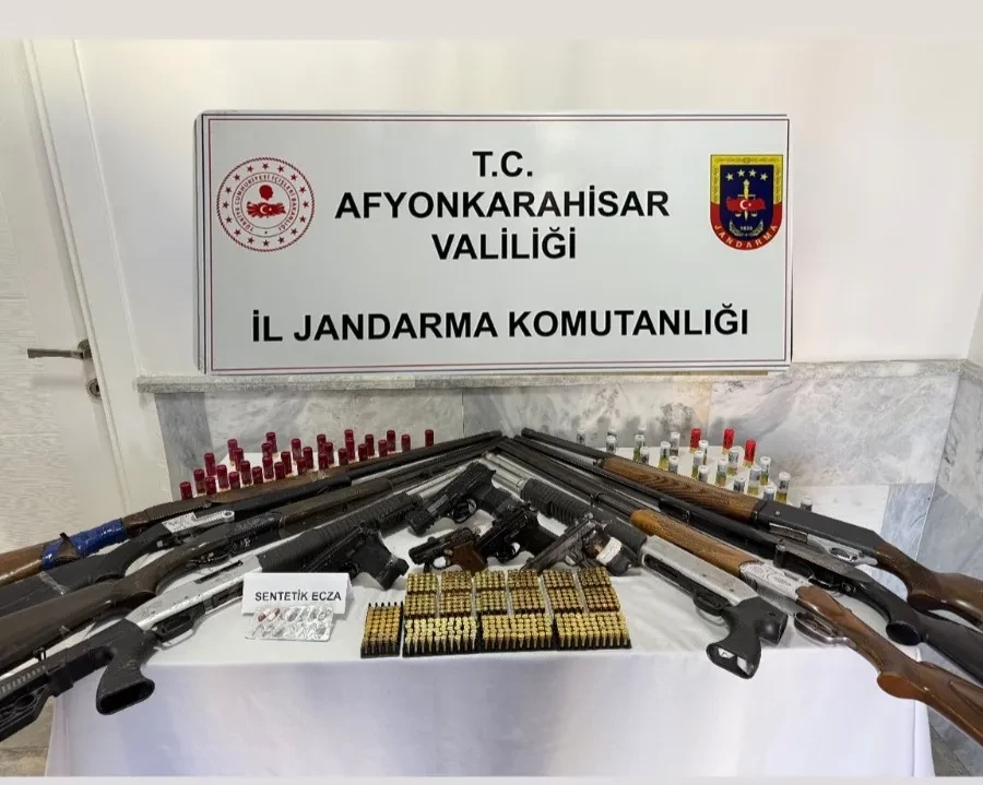 Afyonkarahisar’da Ruhsatsız Silah ve Mermi Operasyonu