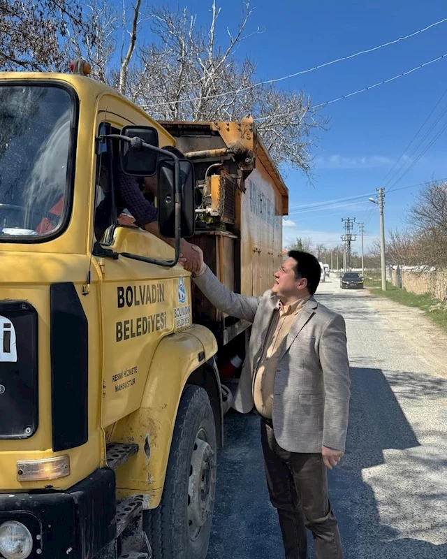Bolvadin Belediyesi Sorumluluk Alanı Dışında da Yol Çalışmalarına Devam Ediyor