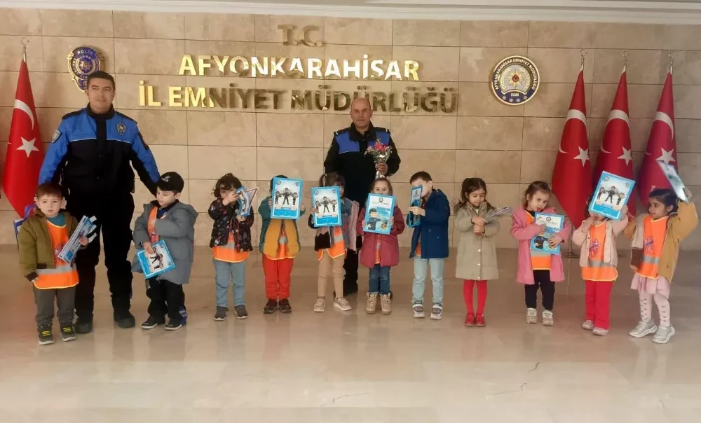 Zübeyde Hanım Anaokulu Öğrencilerinden Emniyet Müdürlüğüne Anlamlı Ziyaret