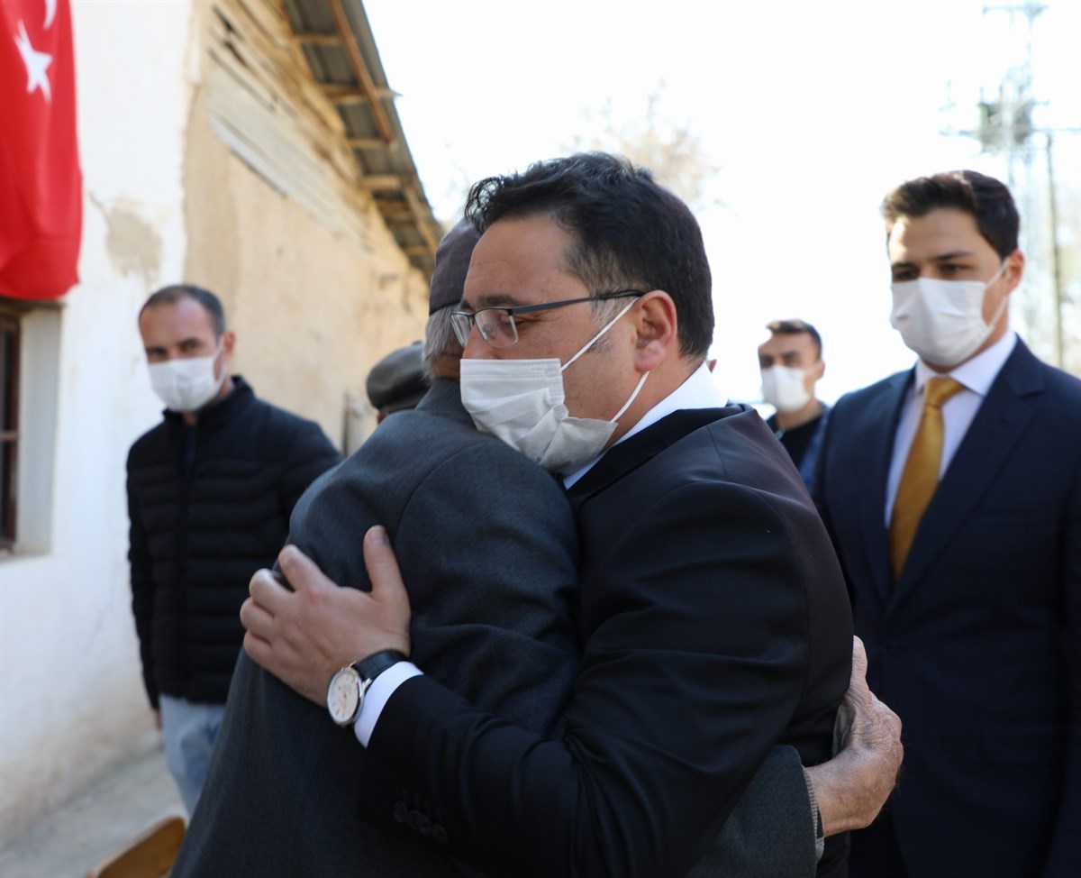 Vali Çiçek, Şehit Süleyman Demirel’in Şehadet Belgesi’ni takdim etti