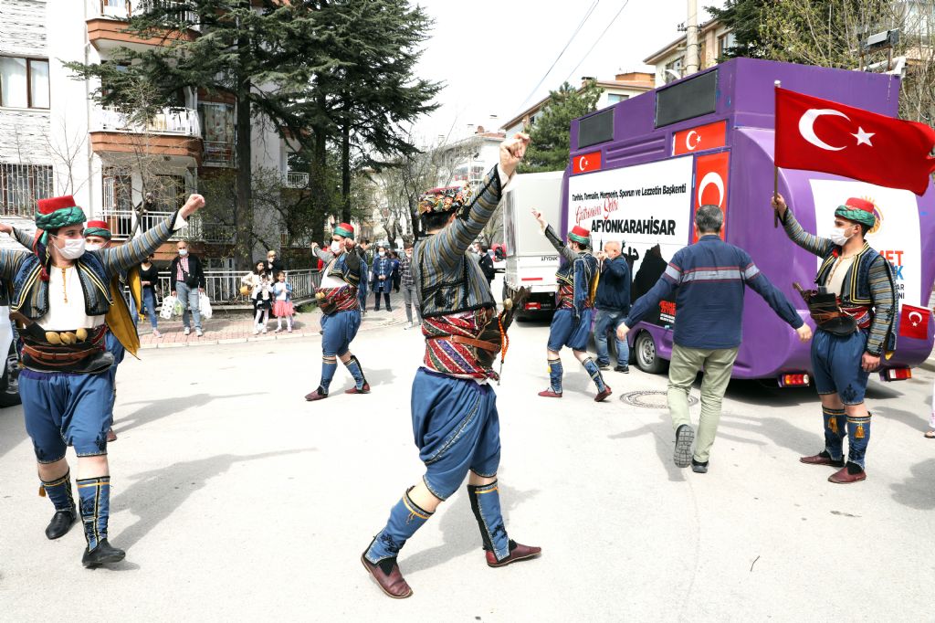 Evde bayram var, yaşasın 23 Nisan