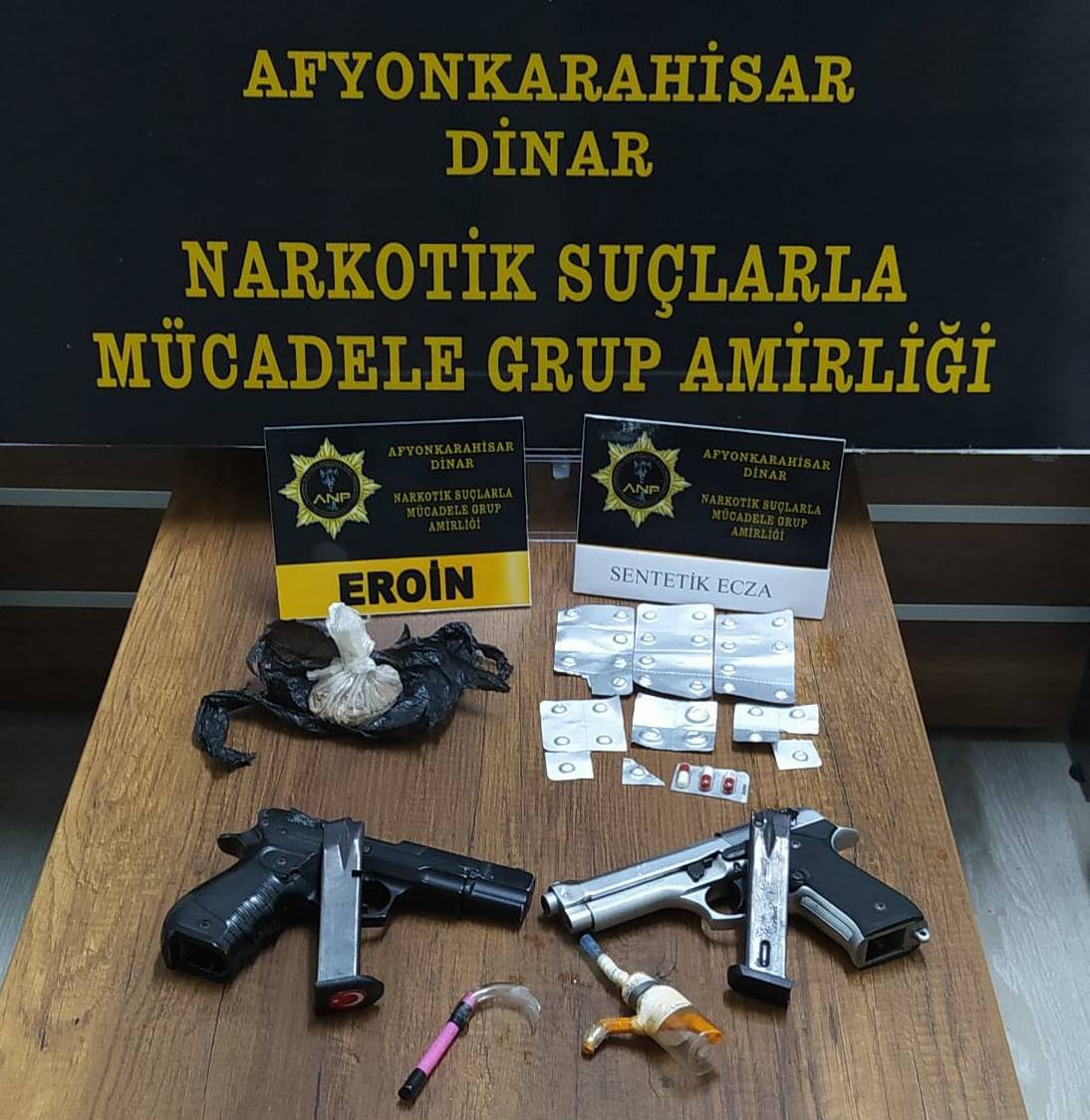 Uyuşturucu taciri 3 kişi gözaltına alındı