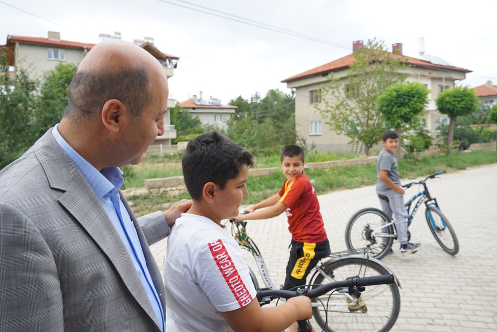Başkan Bozkurt; “Gençlerle anlaştık, buraya onlara oyun alanı yapıyoruz”