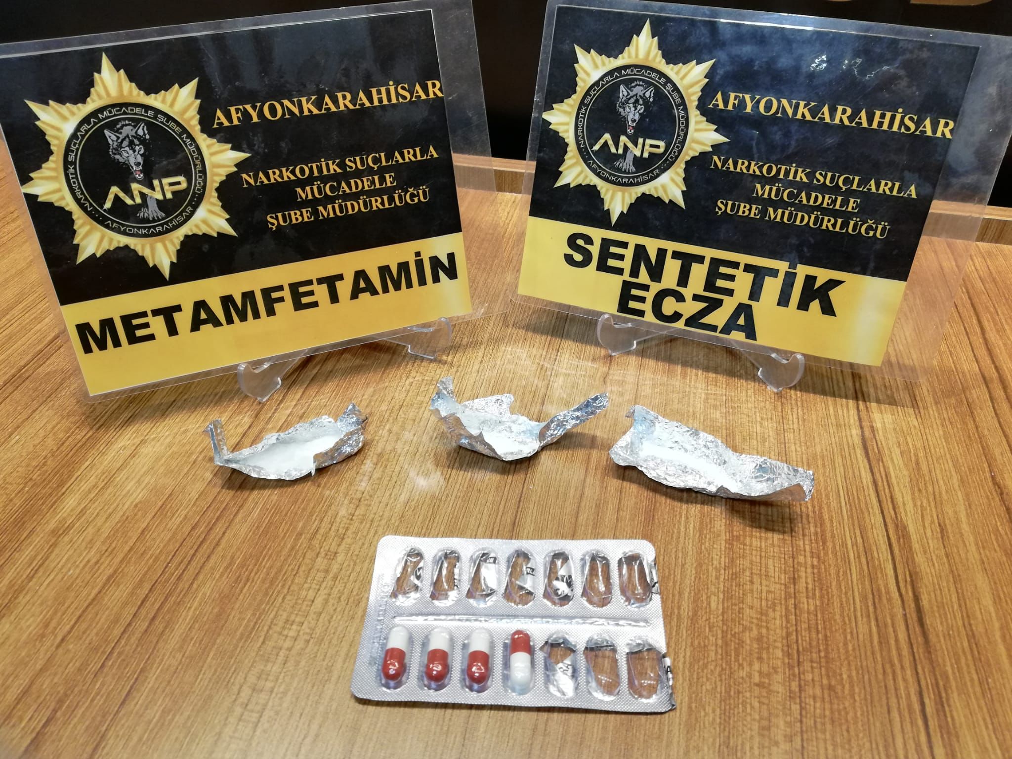 Zehir tacirlerine suçüstü