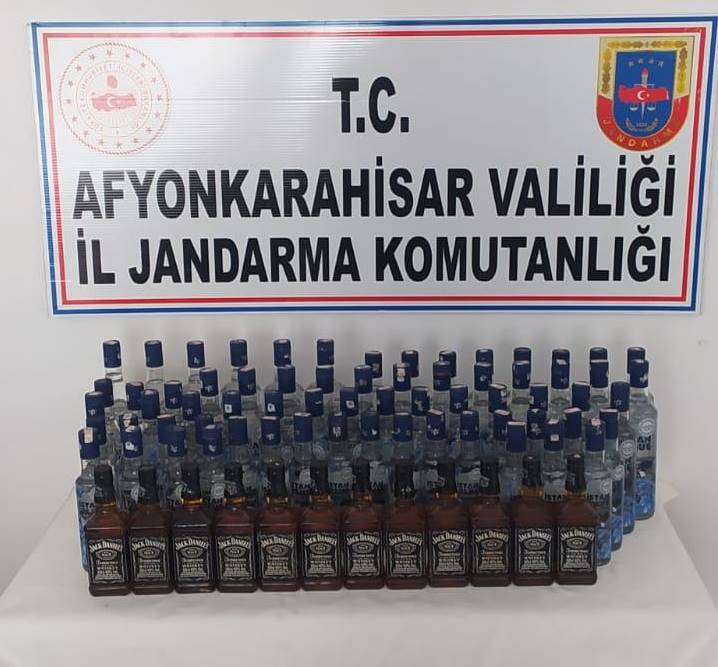 Yol kontrol noktasında kaçak alkol yakalandı