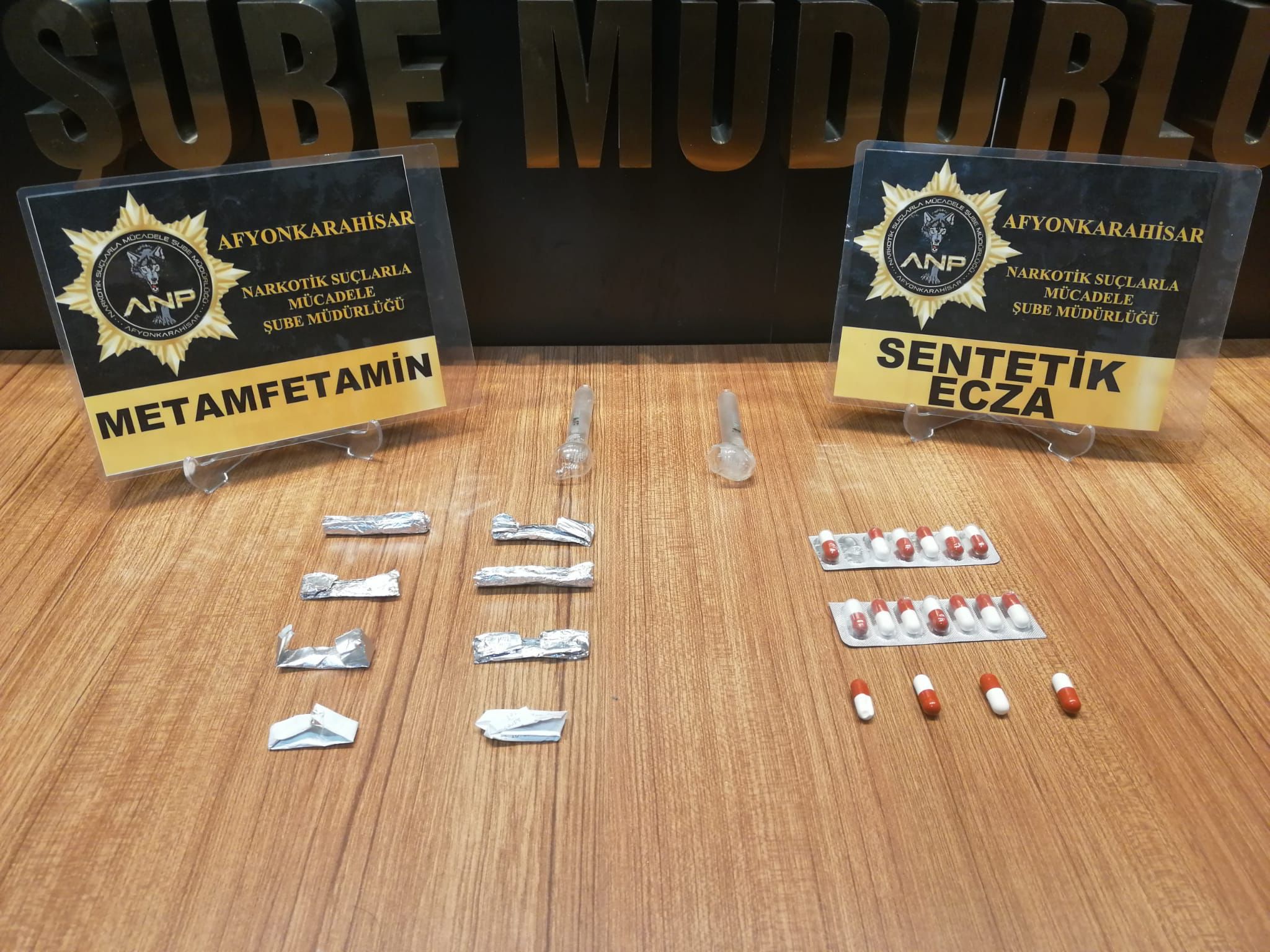Narkotik zehir taciri iki şahsı gözaltına aldı