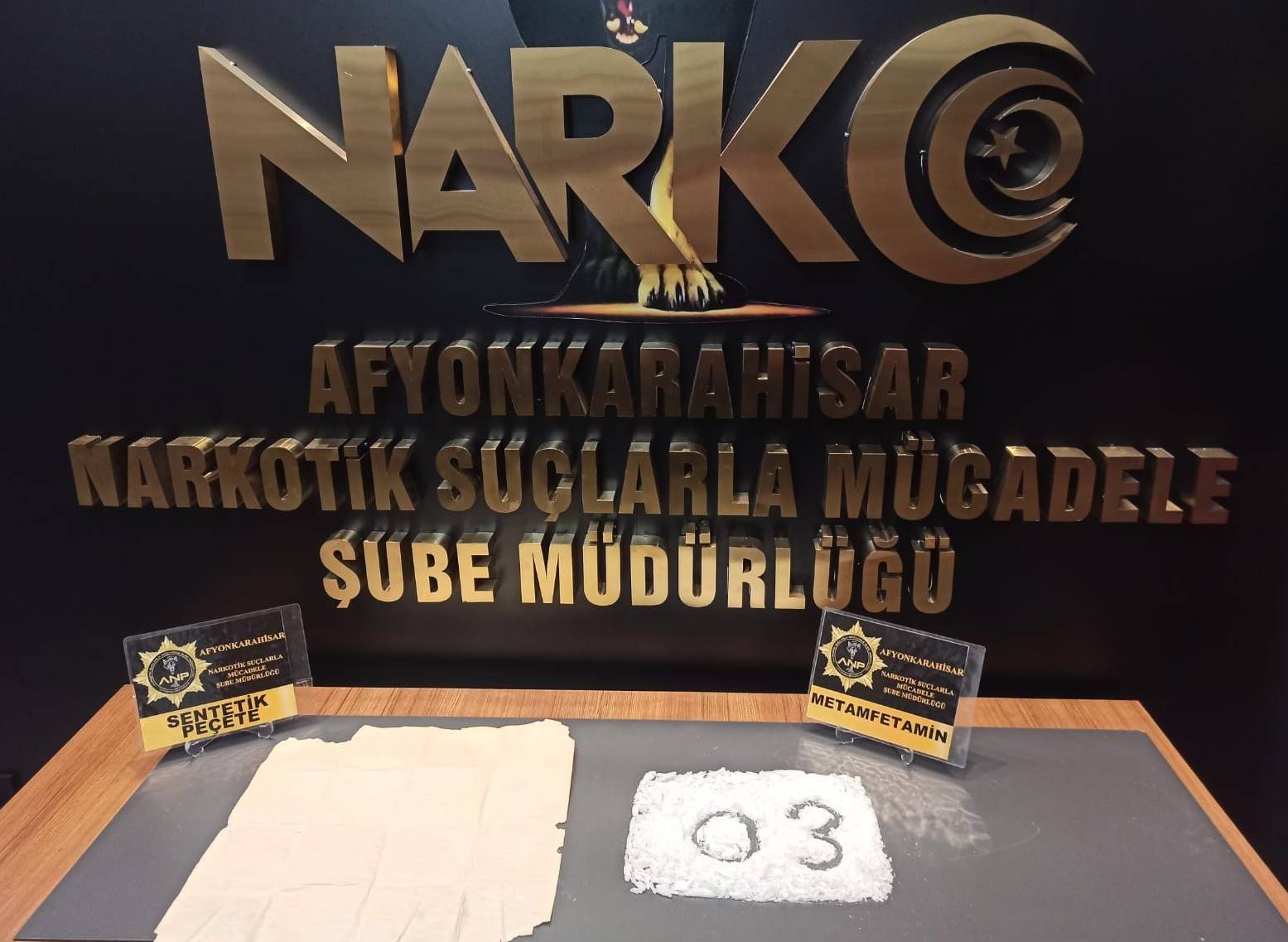 Uyuşturucu taciri 2 kişi gözaltına alındı
