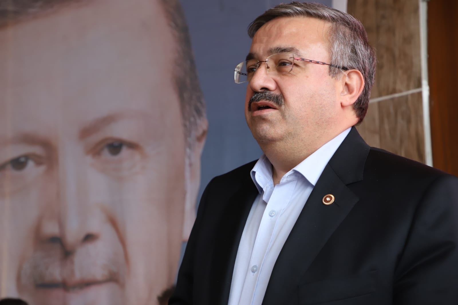 Yurdunuseven; “Ülkemizin yararına bir çivi çakan herkesin yanındayız”
